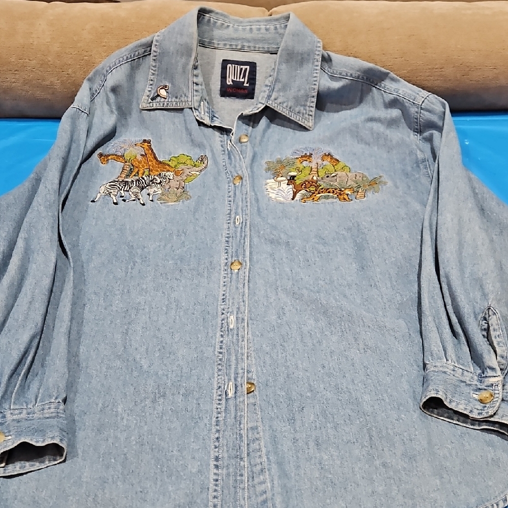 Quizz Denim Shirt with Animal Embroidery